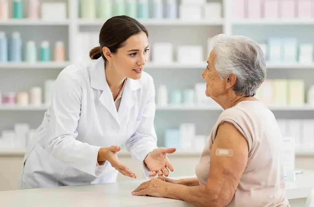 Medikamentenberatung in der Apotheke für sichere Medikamenteneinnahme und Wechselwirkungsanalyse