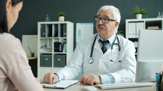 Abdominoplastik: Was steckt hinter der Bauchstraffung?